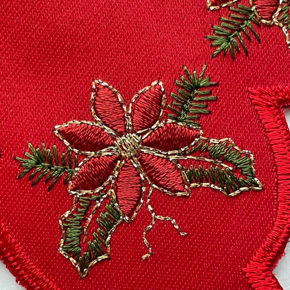 Two snowflake shaped German Christmas linens, doily, coasters - Picture 7 of 9